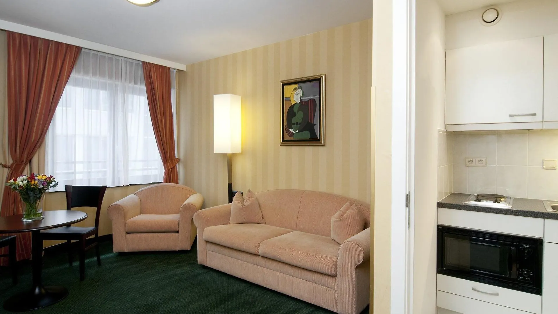 Hotel Holiday Inn Brussels Schuman By Ihg