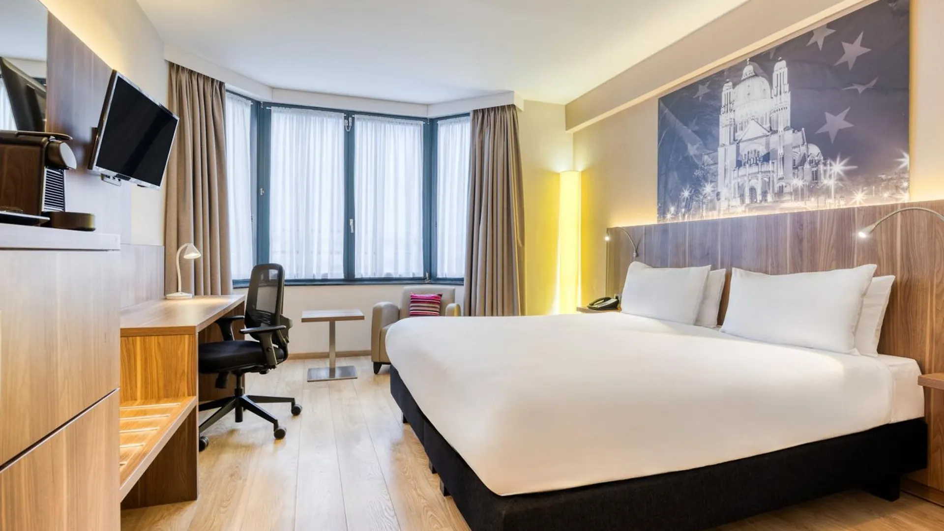 Holiday Inn Brussels Schuman By Ihg 4*,
