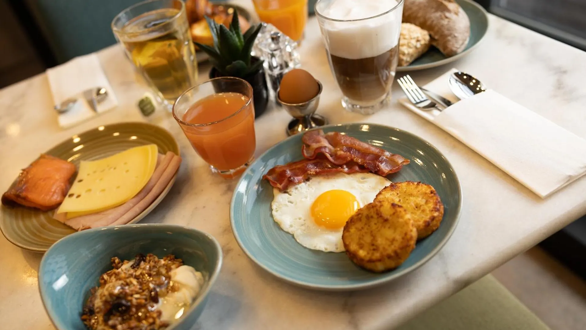 **** Hotel Holiday Inn Brussels Schuman By Ihg Belgium