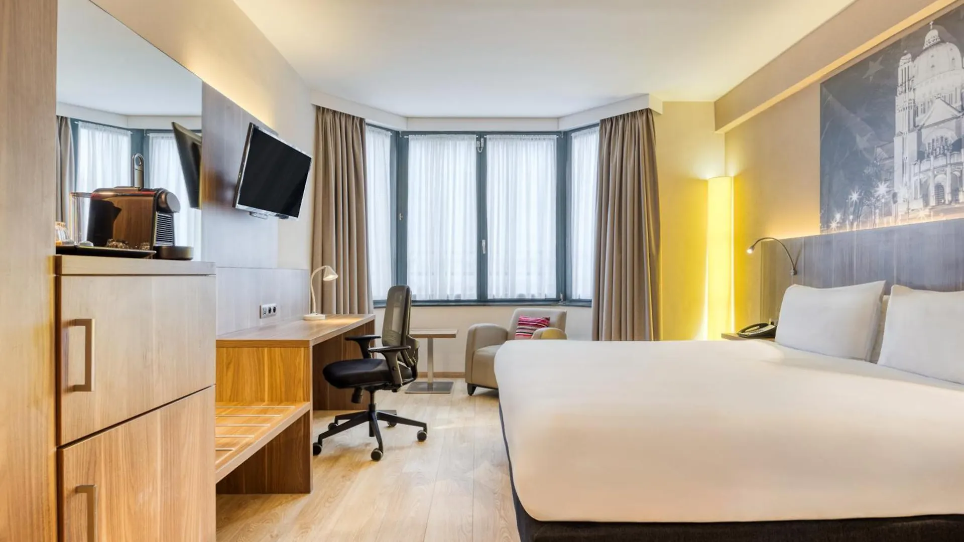 Holiday Inn Brussels Schuman By Ihg 4*,