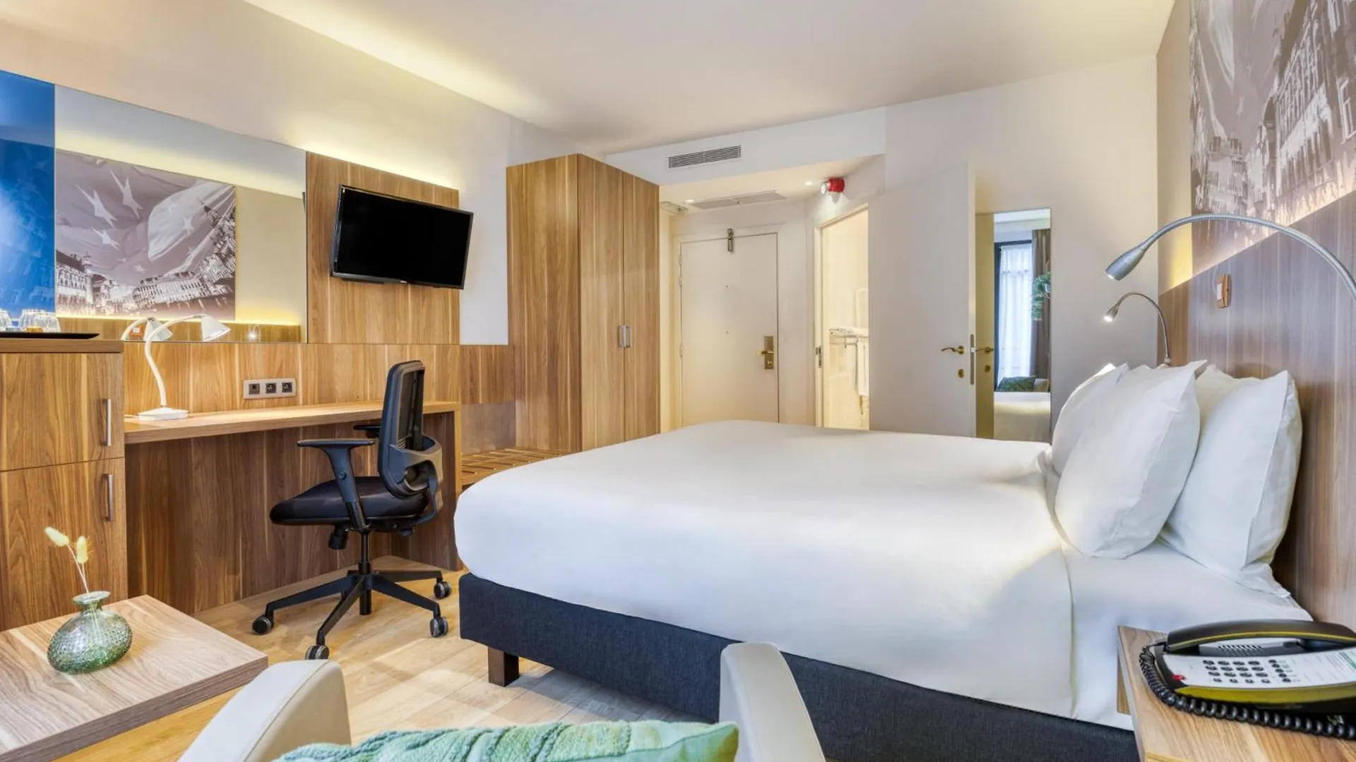Holiday Inn Brussels Schuman By Ihg Hotel